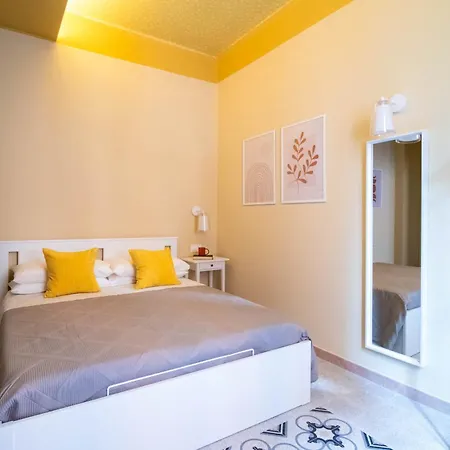 Aurora Apartment Genoa